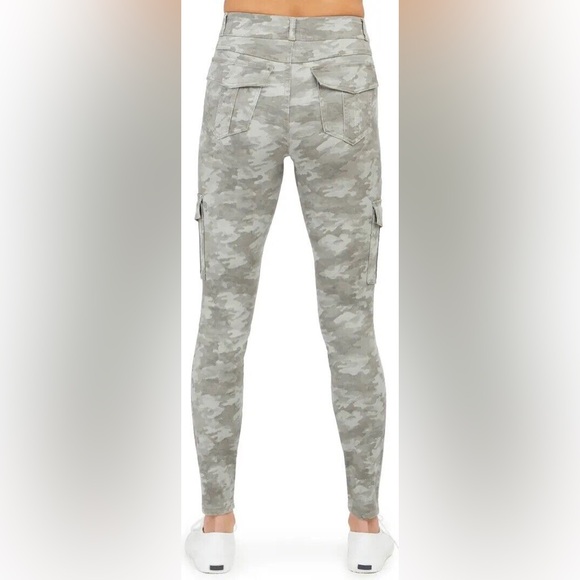 Spanx Stretch Twill Ankle Cargo Pants - Picture 4 of 9